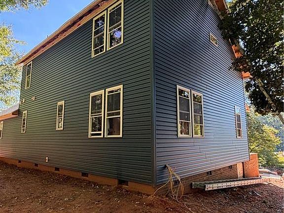 3rd image of 605 Sommerdale Ct