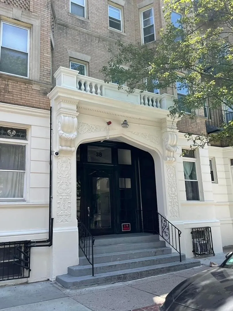 Fenway 4 Bed Heat & Hot Water Included Cat Friendly No Fee 6/1 — Photo 3