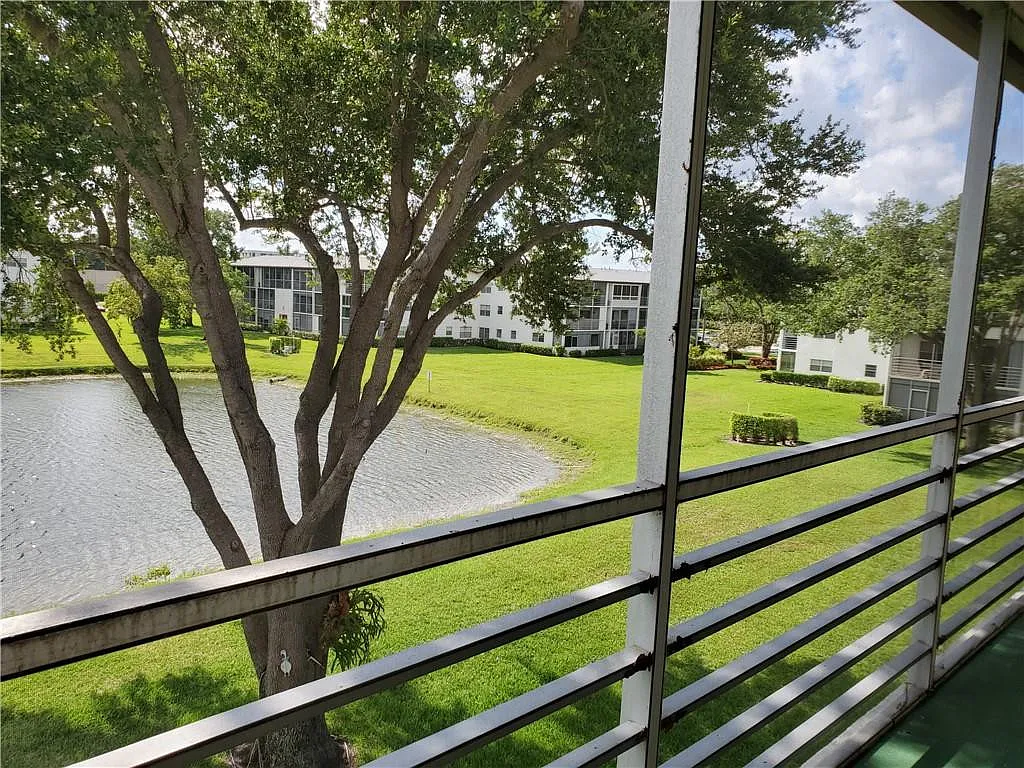 Building Photo - 373 Fanshaw Way #I