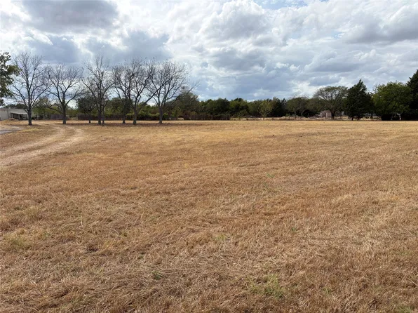 221 Maple St, Commerce, TX 75428