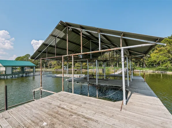 1457 Riverside Dr, West Tawakoni, TX 75474