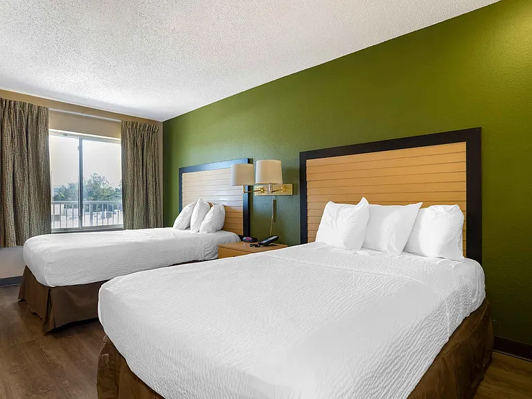 Studio Suite - 2 Queen Beds