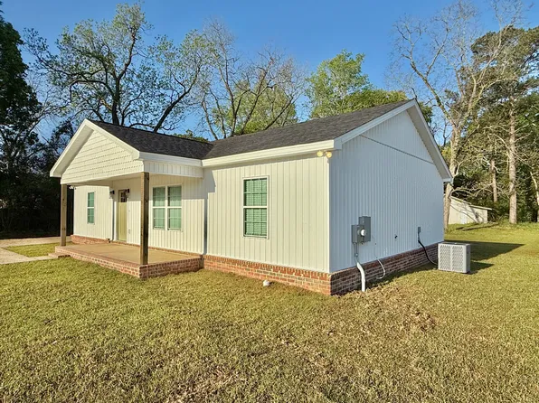 404 S 6th Ave, Hartford, AL 36344