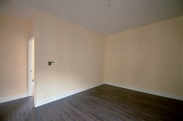 Rented by CITY SKYLINE REALTY INC | media 41