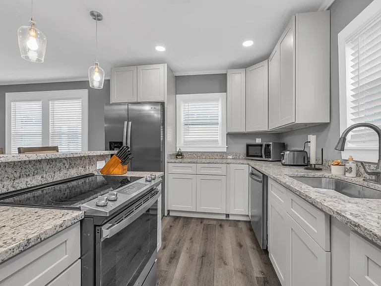 3402 Dodson Ave — Photo 9