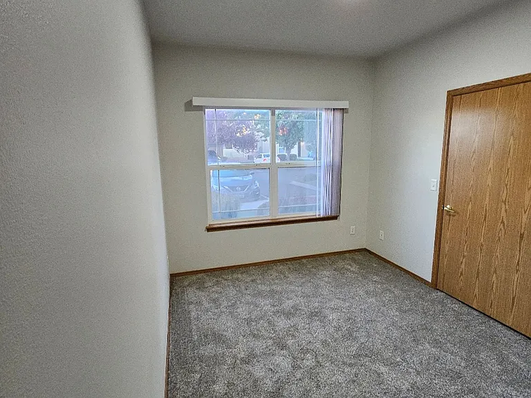 1945 E Wilson Ln — Photo 6