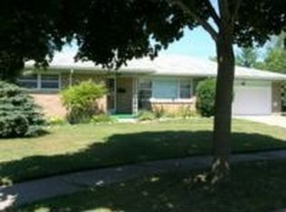 2100 Wellesley Dr, Lansing, MI 48911