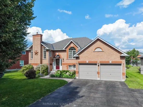 29 4th Ave N, Uxbridge, ON L9P 1V5