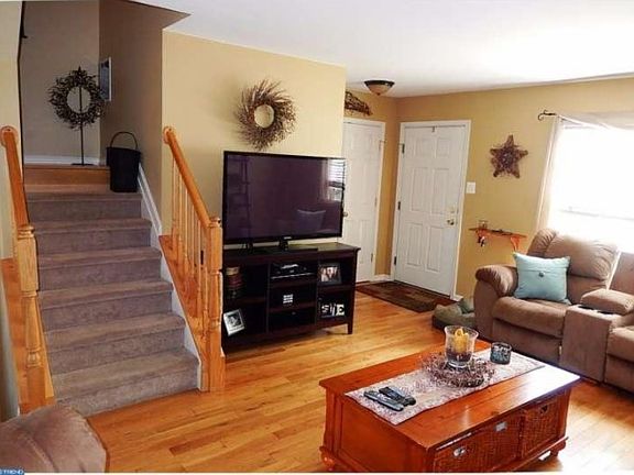 4th image of 2 Branford Way