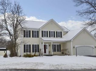 1 Hampshire Pl, Clifton Park, NY 12065