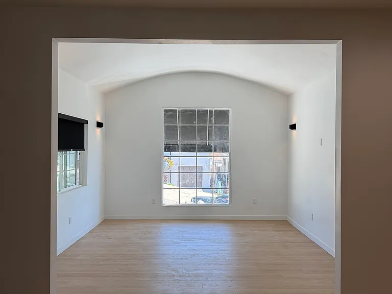 3205 Ganahl St — Photo 3