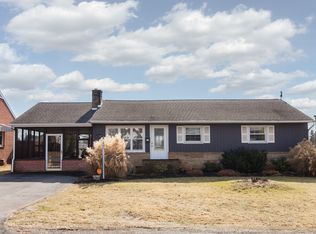 17221 Amber Dr, Hagerstown, MD 21740