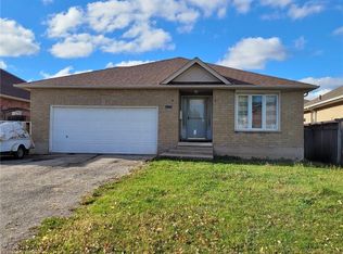 1480 Upper Gage Ave, Hamilton, ON L8W1E7