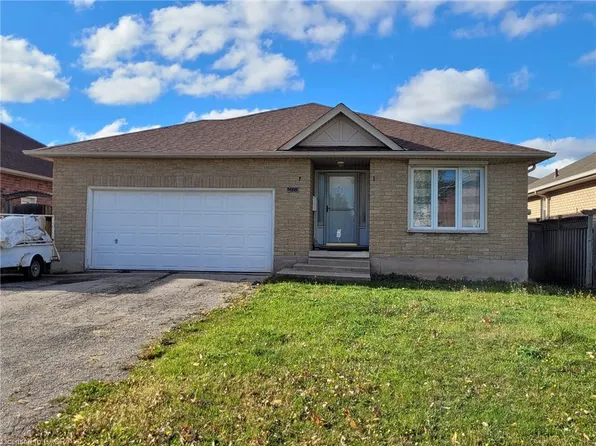 1480 Upper Gage Ave, Hamilton, ON L8W 1E7
