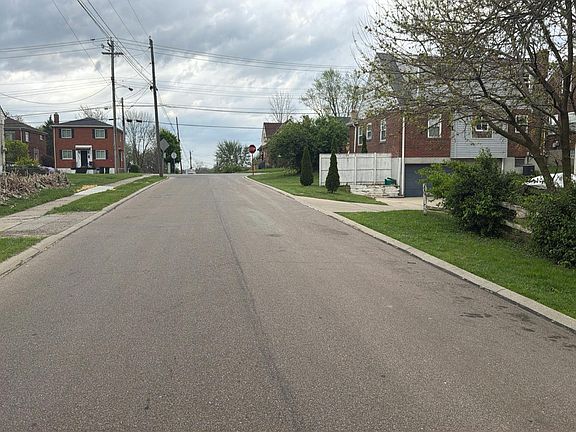 5th image of 1869 Leona Dr