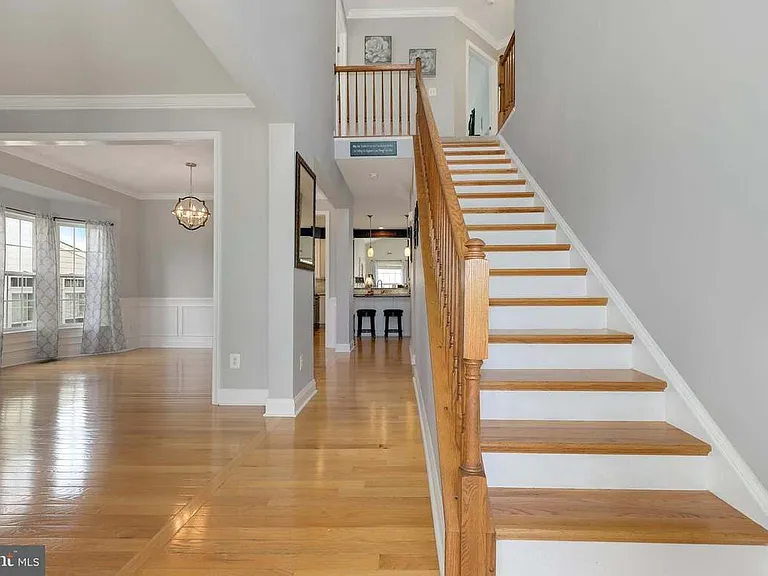 6805 Rathbone Pl — Photo 3