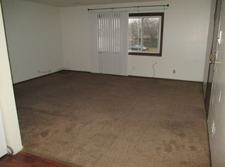 1303 Ravenwood Rd APT 5, Waterloo, IA 50702