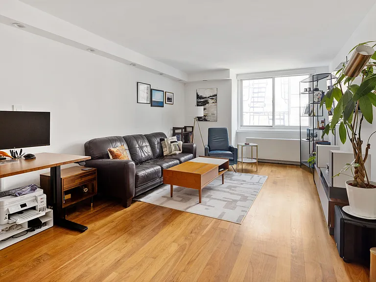 515 E 72nd St #9F — Photo 1