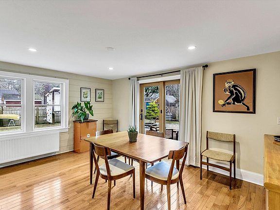 4th image of 34 Weir Road