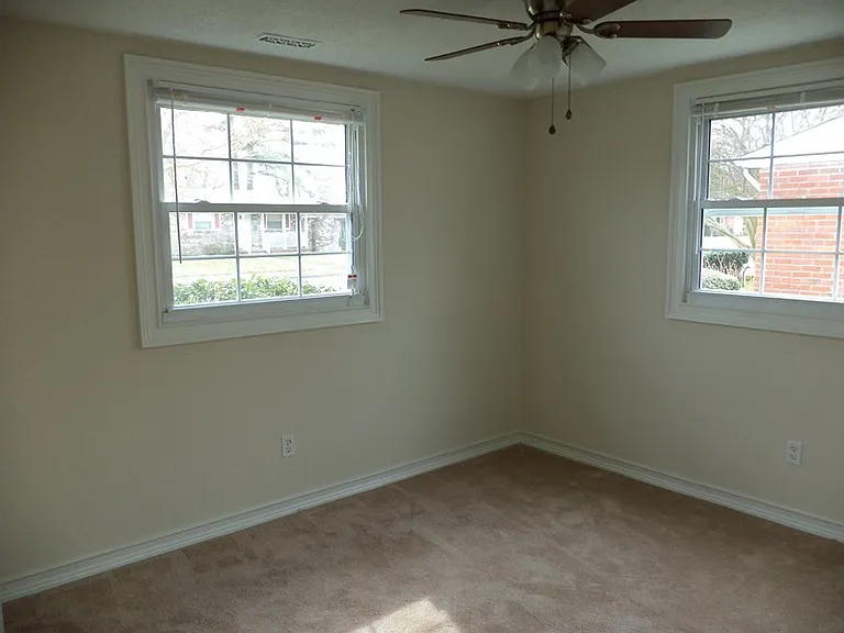 1905 Seward Dr — Photo 10