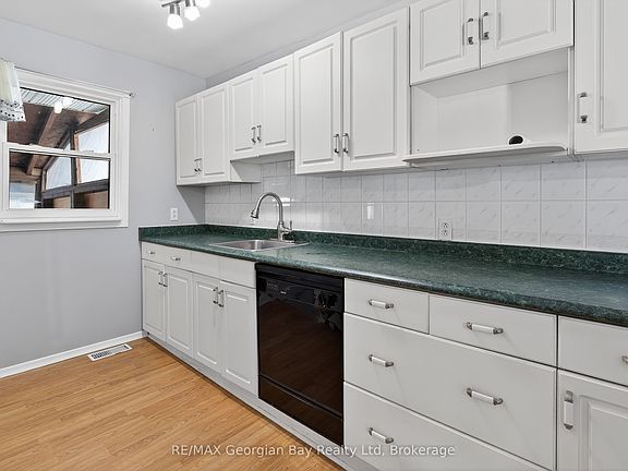 5th image of 2407 Rumney Rd