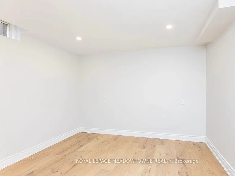 468 Gowland Cres #BASEMENT — Photo 20