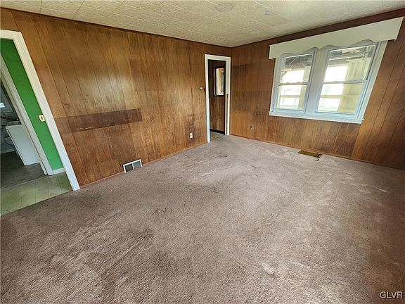 3rd image of 2625 Eldridge Ave