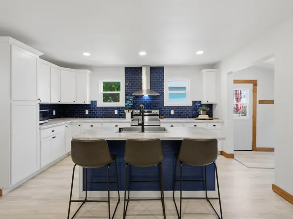 1008 Giles St, Stoughton, WI 53589