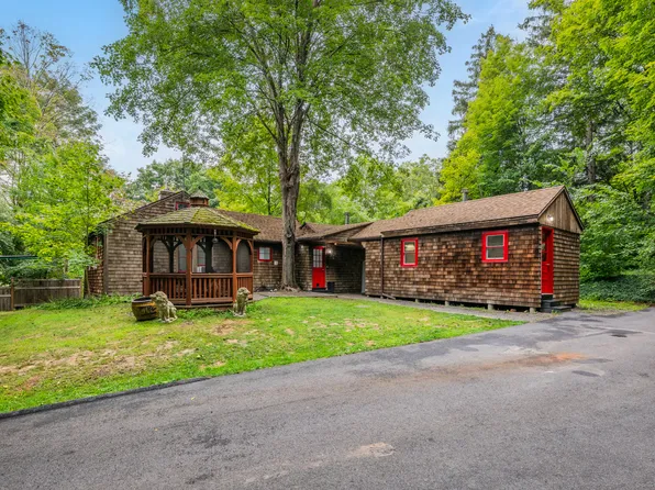 27 Scratchville Road, Woodbury, CT 06798