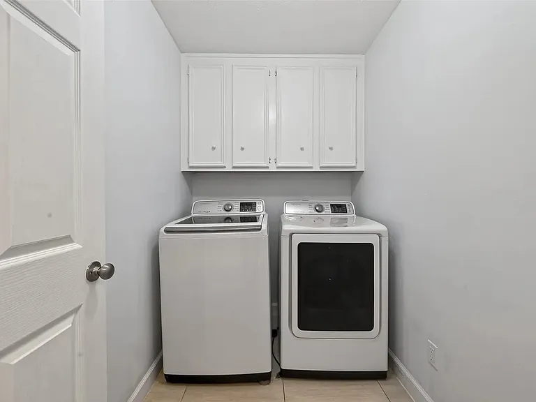 4019 Saint Michaels Ct — Photo 40