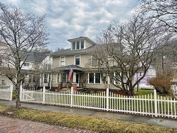 2nd image of 208 Main St