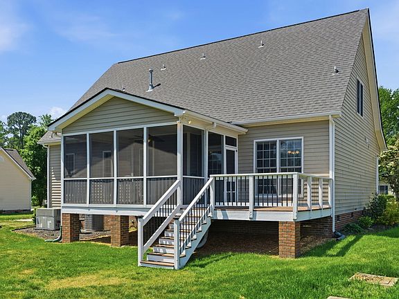 4th image of 85 Glen Oaks Dr