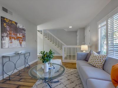 38 Saw Mill Ln, Mountain View, CA, 94043