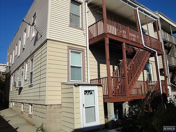 5th image of 639-641 N 5th St
