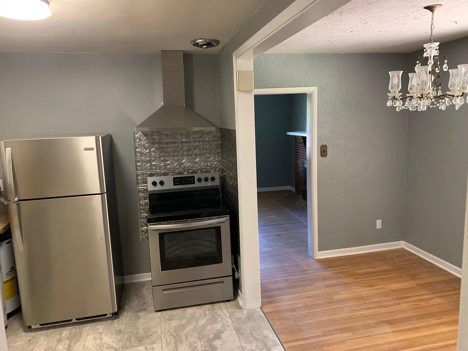 3 bed, 1174 sqft, $1,300 — Photo 2