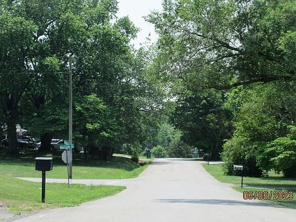 3rd image of 3105 Walker Dr