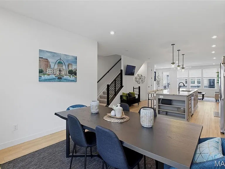 8924 Gateway Cir — Photo 10