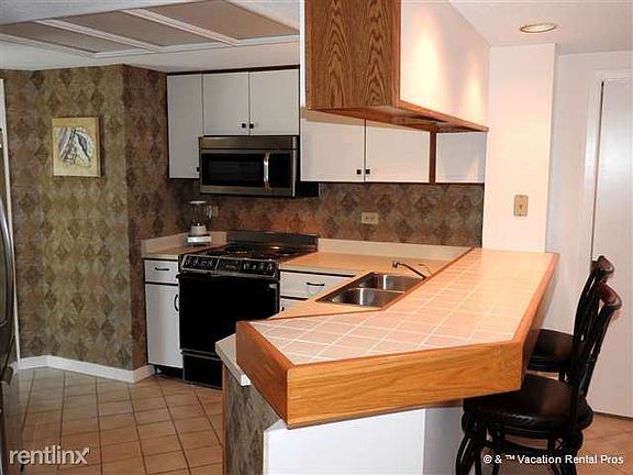 Plethora of Space in the Kitchen