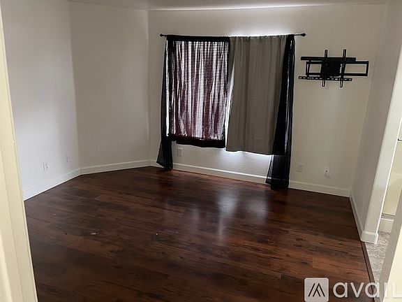 4th image of 5255 Silverheart Ave