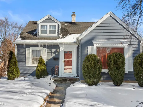 3450 South Strothmann DRIVE, Greenfield, WI 53219