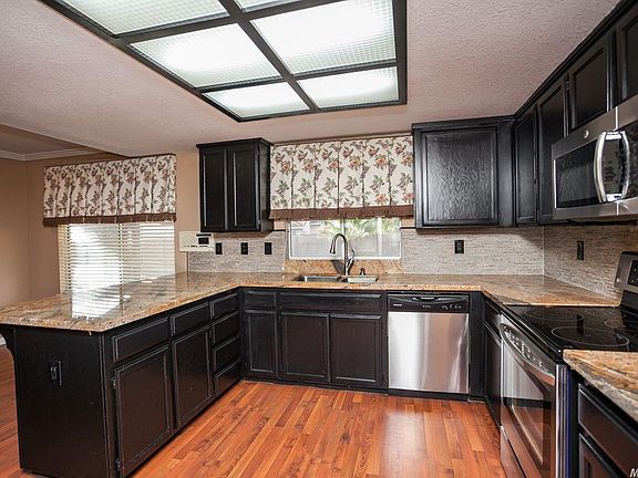 5th image of 330 Trevor Ave