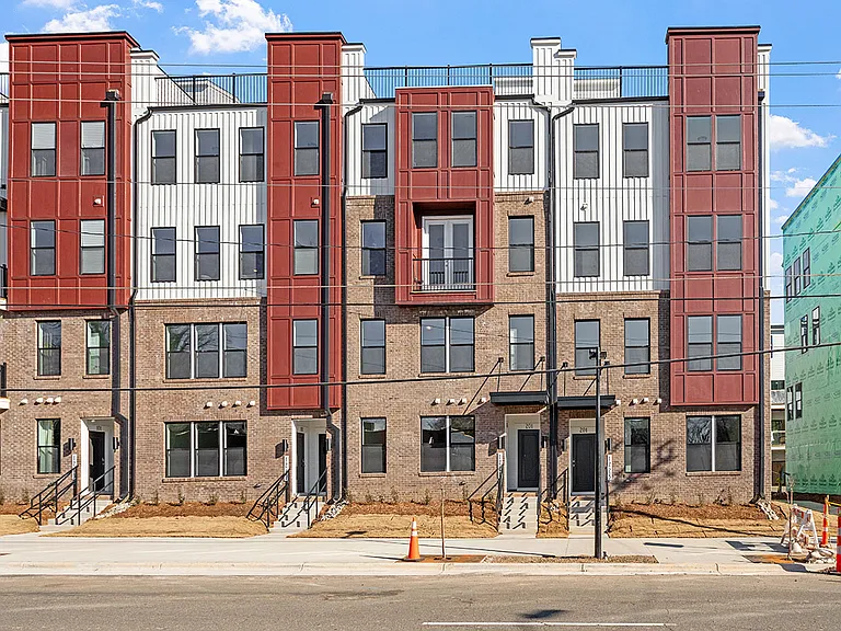 1221 S Blount St #101 — Photo 2
