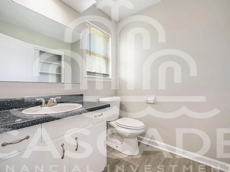 108 N Chestnut St #A — Photo 6