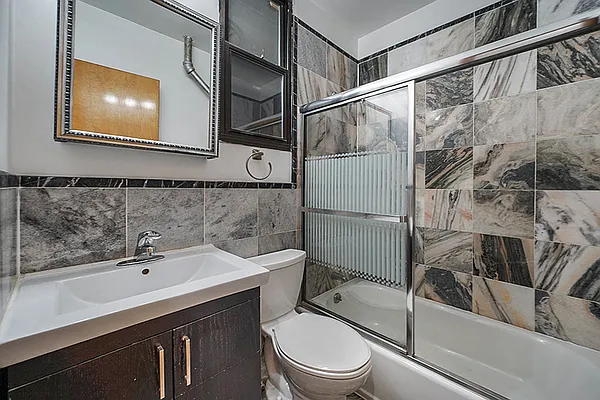 Rented by Compass | media 24