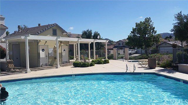 2nd image of 44652 Clover Ln