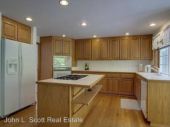 3rd image of 15118 16th Ave SE