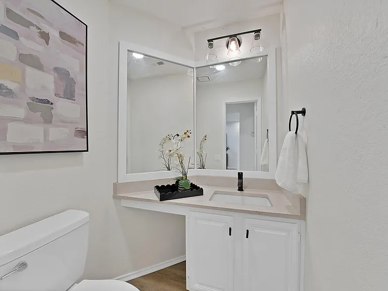 7548 Meadow Creek Dr — Photo 18