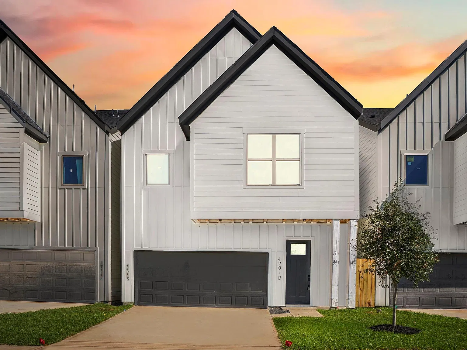 3 bed, 2.5 bath, 1812 sqft, $2,500 — Photo 3