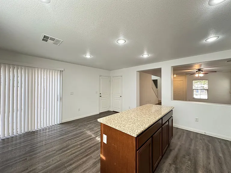 4859 Golden Shimmer Ave — Photo 4