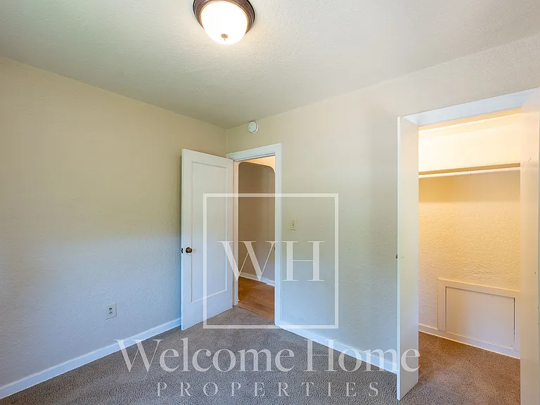 627 E Maple St — Photo 16